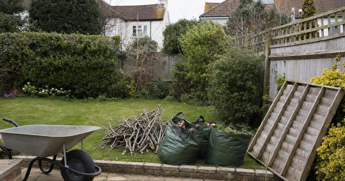 What Eastbourne Homeowners Should Know Before Booking Garden Clearance service page illustration